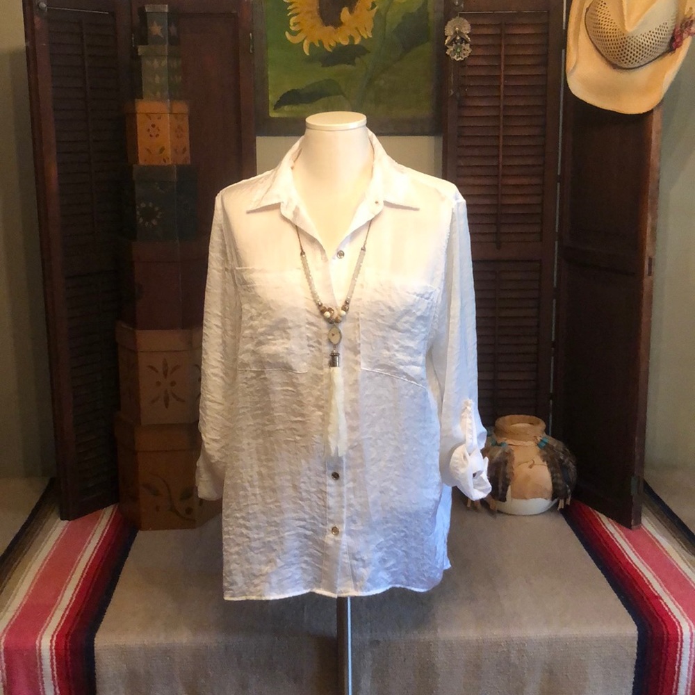 Michael Kors 💯 polyester button down blouse M